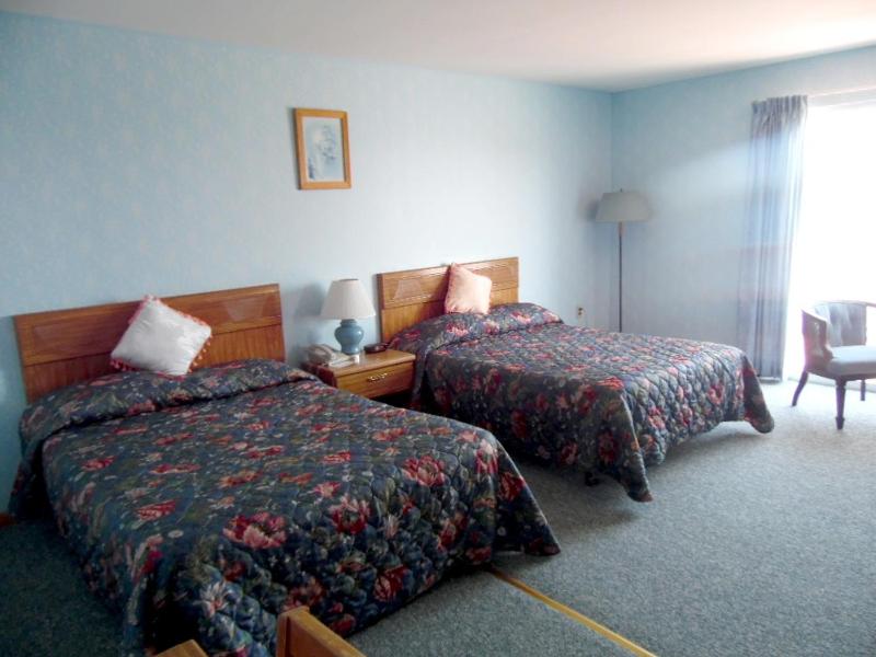 Double Room with Balcony and Sea View image 2