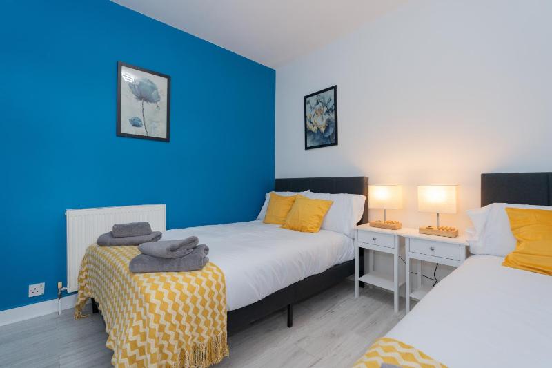 Open Mind Property - 4BR 17 Guests & Free Parking - image 14