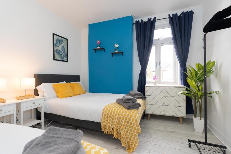 Open Mind Property - 4BR 17 Guests & Free Parking - image 9
