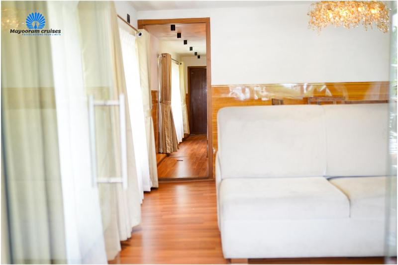 Mayooram cruises -luxury houseboat - image 19