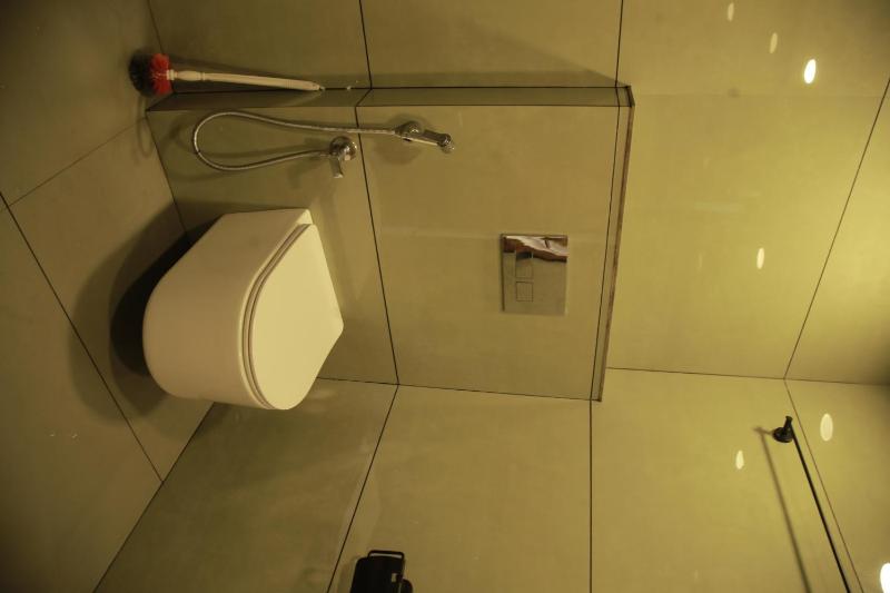Mayooram cruises -luxury houseboat - image 10