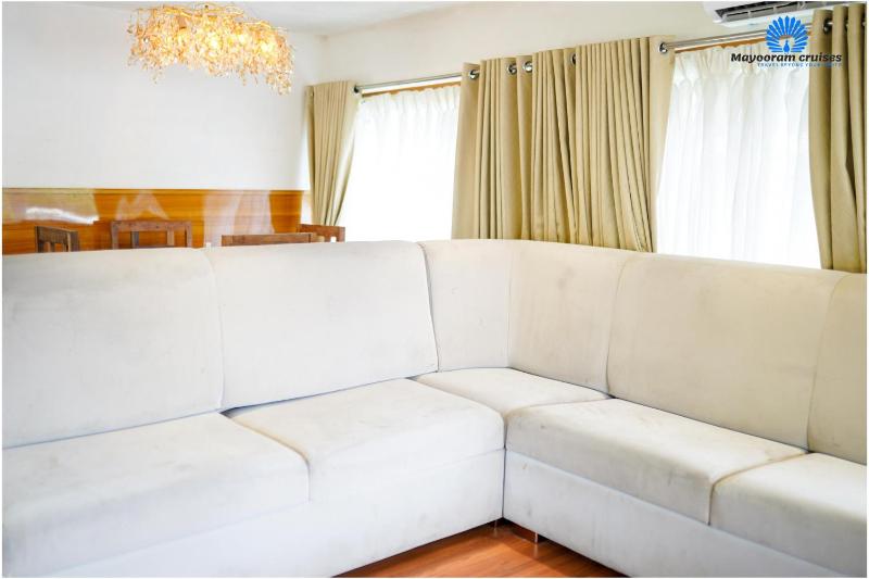 Mayooram cruises -luxury houseboat - image 6