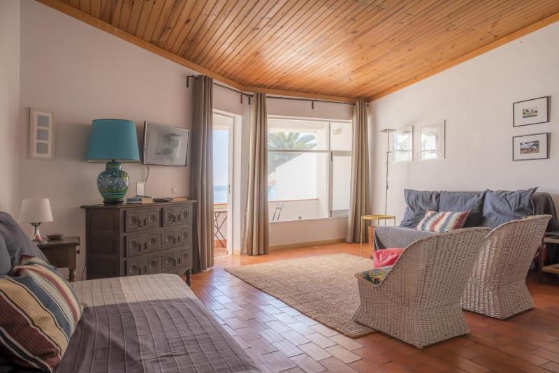 Calheta House in Luz - image 9