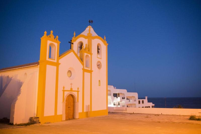 Calheta House in Luz - image 7