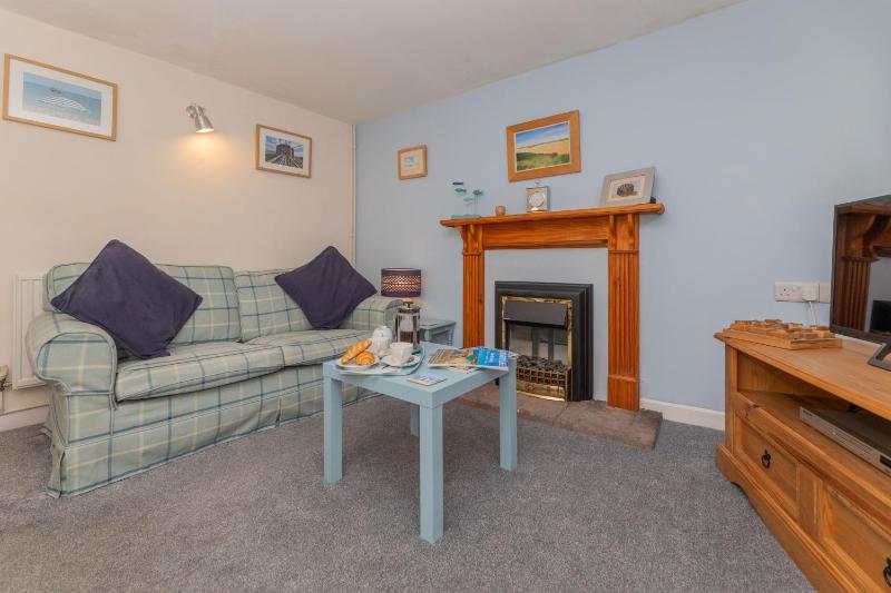 Top Step Cottage - image 8
