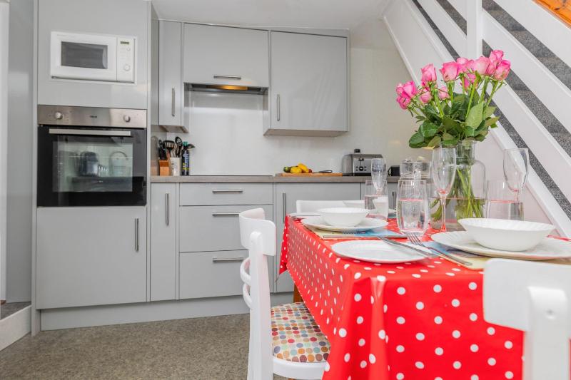 Top Step Cottage - image 13