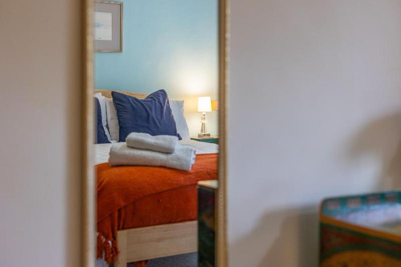 Top Step Cottage - image 10