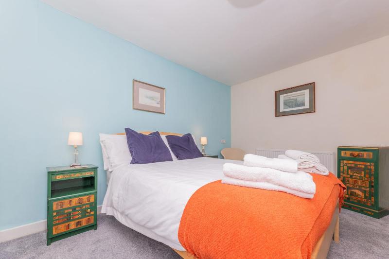 Top Step Cottage - image 9
