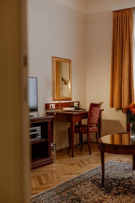 Hotel City Central - image 13