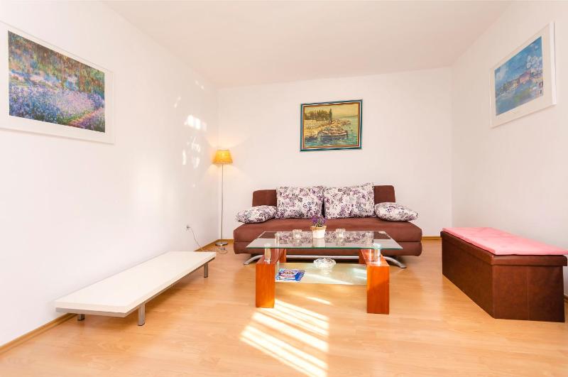 Apartment Violet - image 6