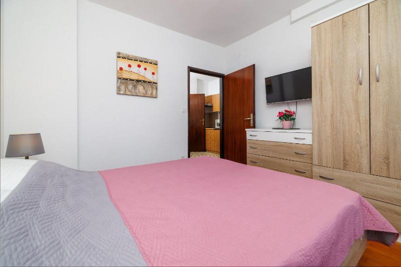 Apartment Dragica - image 14