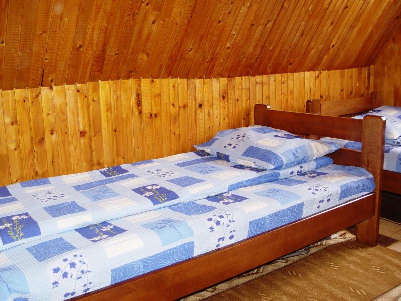 Large Twin Room image 4