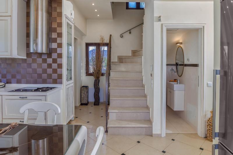 Sunshine Villa with Private Pool by Estia - image 34