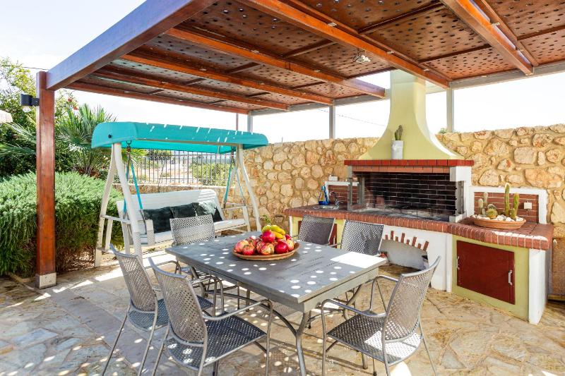 Sunshine Villa with Private Pool by Estia - image 26