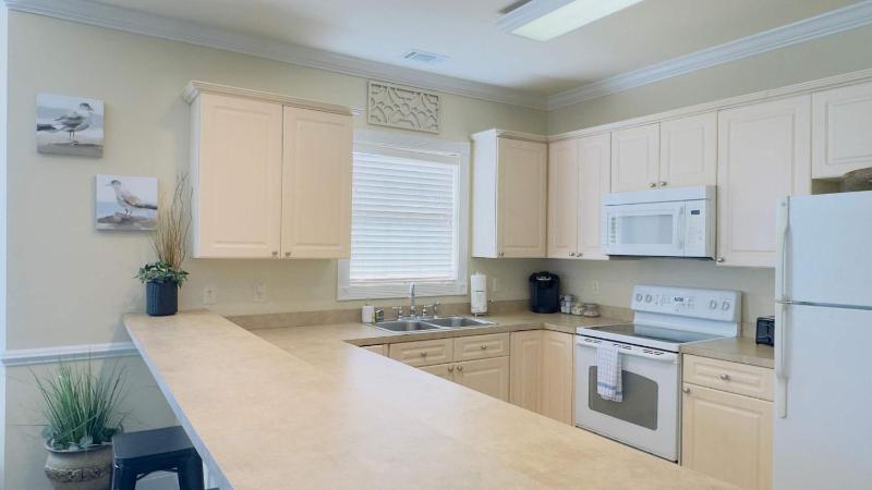 Imagine #2 your vacation at this beautiful condo - image 15