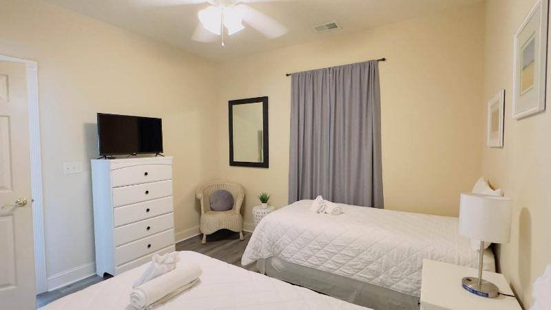 Imagine #2 your vacation at this beautiful condo - image 17