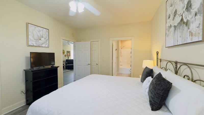 Imagine #2 your vacation at this beautiful condo - image 37