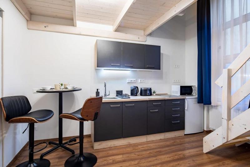 Central - NEW - Comfy Home - image 9