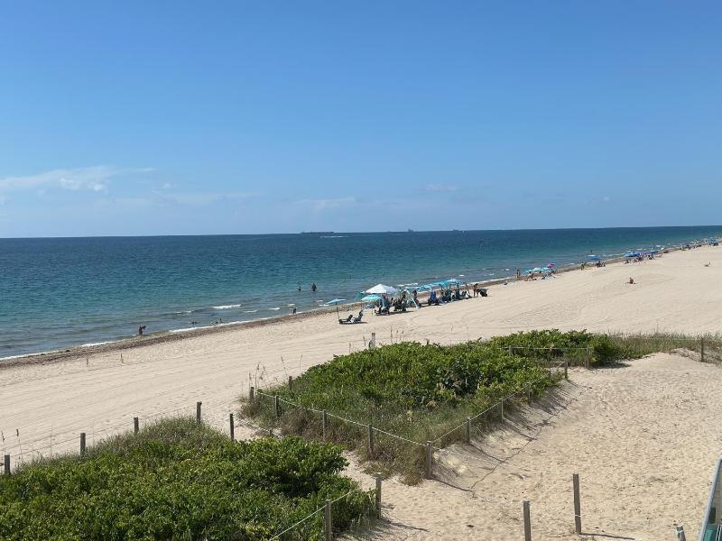 Windjammer Resort and Beach Club - image 9