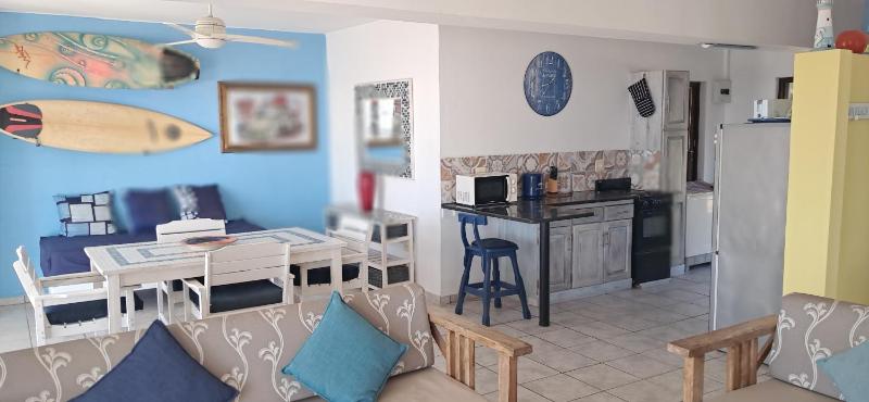 Ocean Vibes Surfer Apartment - image 2