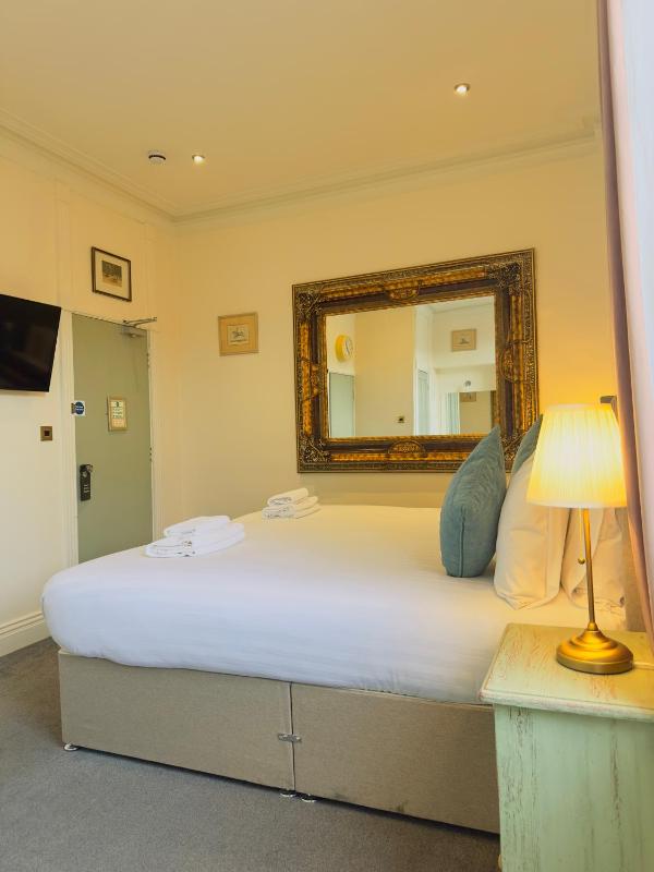 The Inn at Cheltenham Parade - image 2
