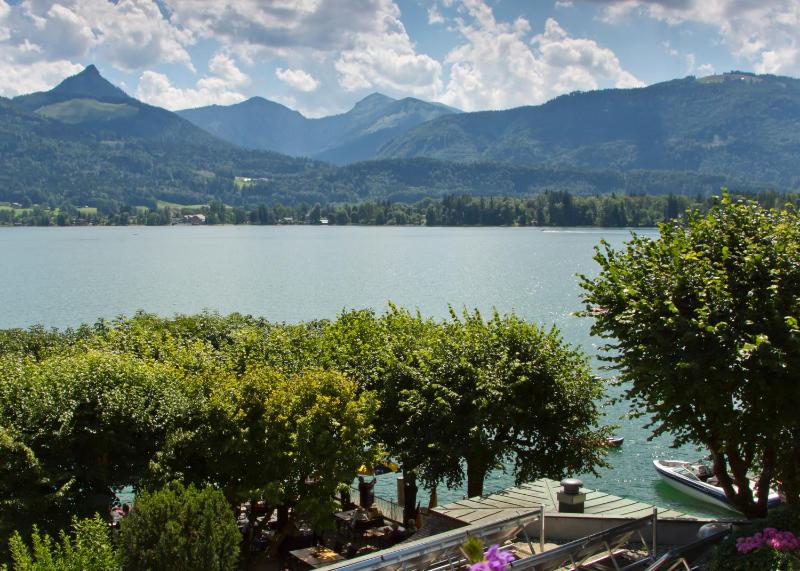 Double Room with Lake View image 3