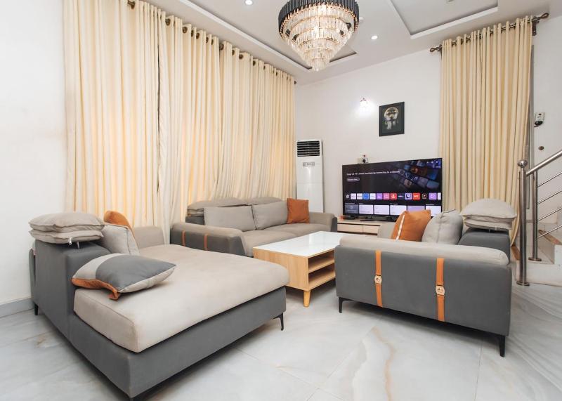Tranquil 5BR Duplex in Lekki - image 1