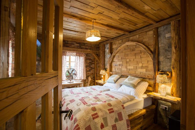 Double Room image 3