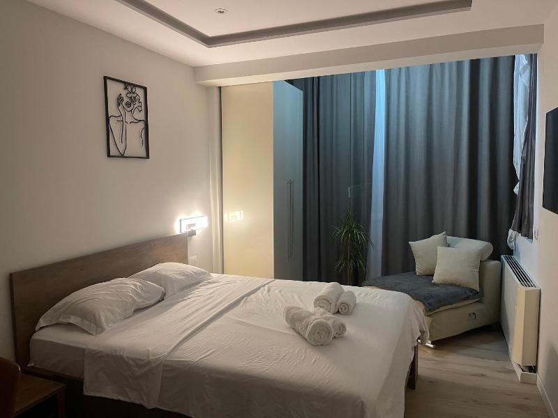 Sol Heart of Tirana Blloku studio - image 11