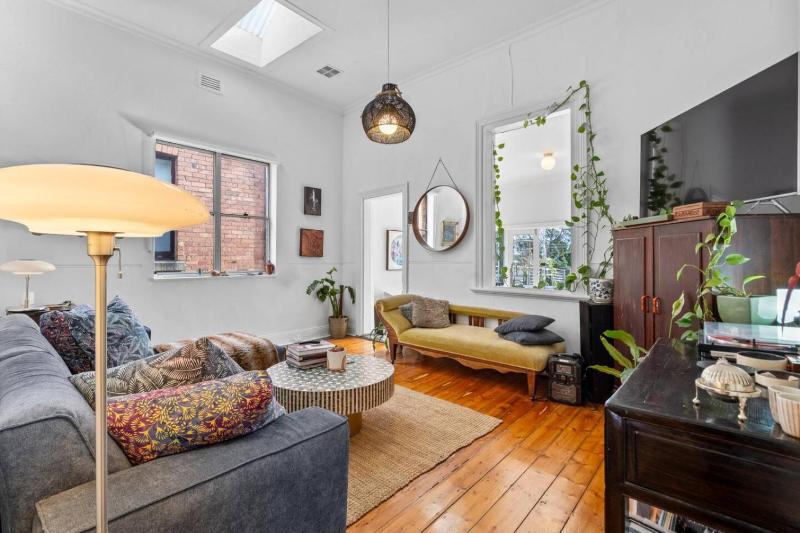 Stylish Northcote Retreat - walk to cafes - image 14
