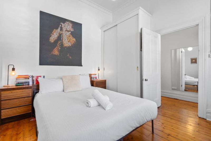 Stylish Northcote Retreat - walk to cafes - image 8
