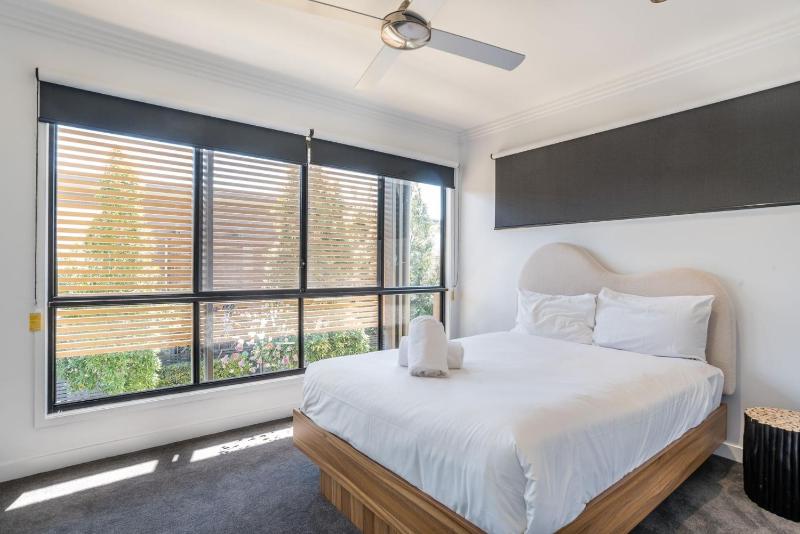 East Village Poolside Apartment - 15 Min to Brisbane Airport - image 6