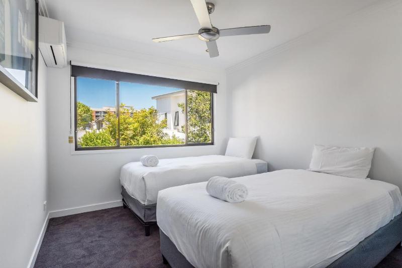East Village Poolside Apartment - 15 Min to Brisbane Airport - image 13