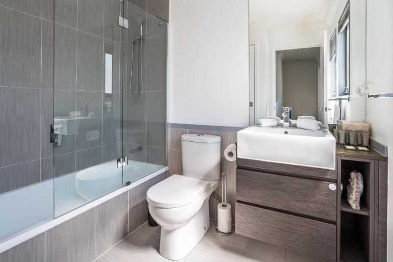 East Village Poolside Apartment - 15 Min to Brisbane Airport - image 12