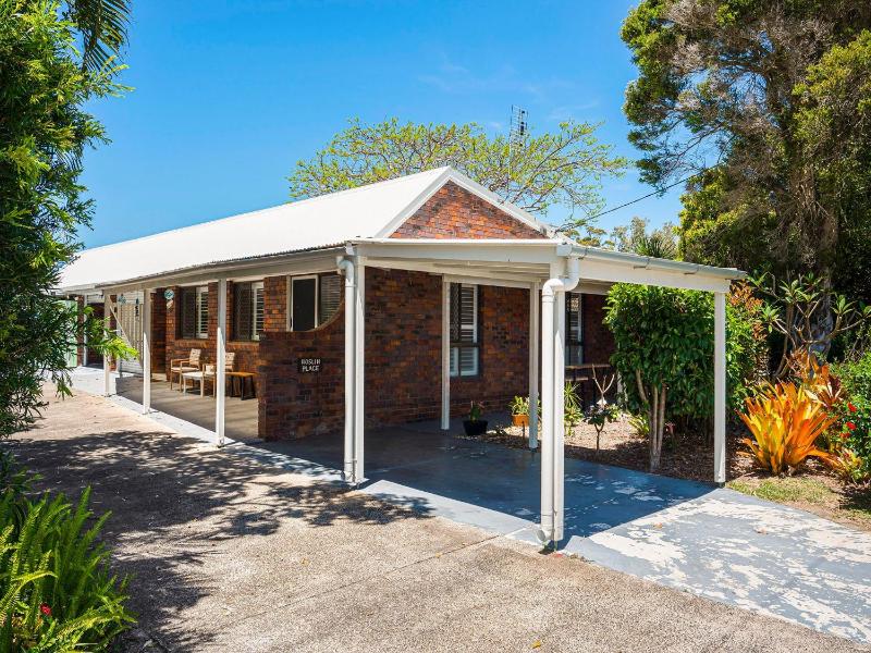 1 - 11 Roslin Street Moffat Beach QLD - image 1
