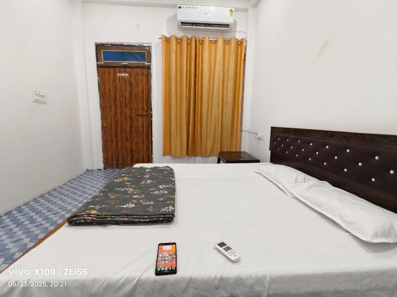 S K Home Stay - image 9