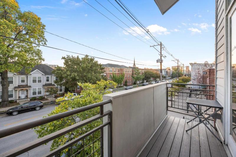 NEW Elegant Downtown Escape with Modern Comforts - image 44