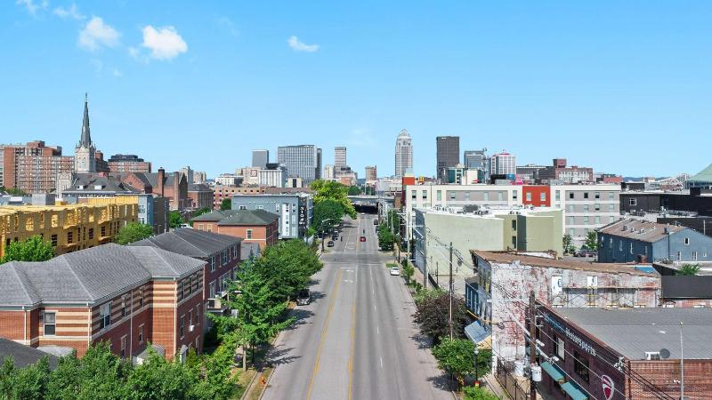 NEW Elegant Downtown Escape with Modern Comforts - image 35