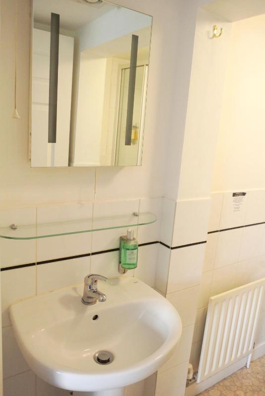 Double Room image 2