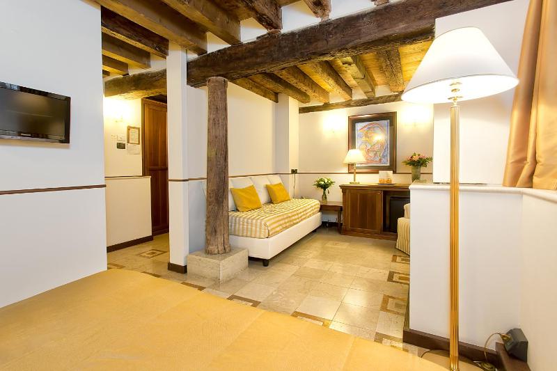 Superior Double Room - Ground Floor image 4