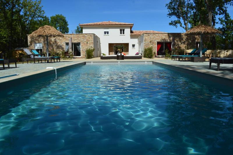 Three-Bedroom House Saigon image 2