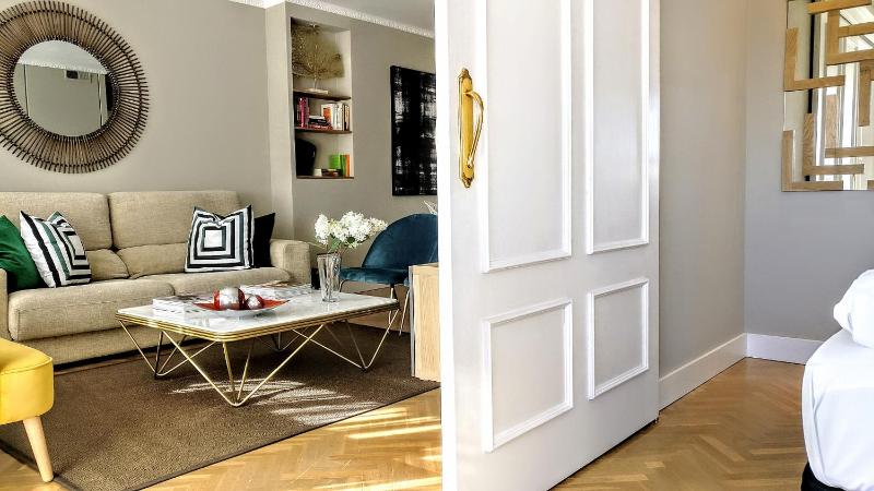 Gatsby by Bizflats Terrace Apartment near Camp Nou - image 12