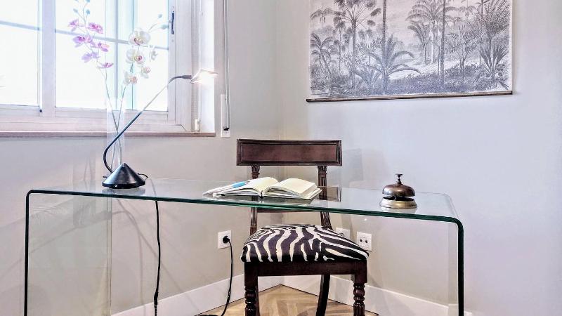 Gatsby by Bizflats Terrace Apartment near Camp Nou - image 10