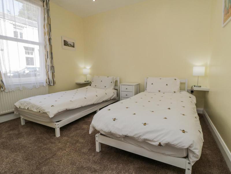 Number 33 - image 6