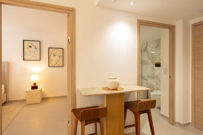 AC Apartment with 1 Bedroom for 4 Guests - Place des lices of Saint-Tropez - image 10