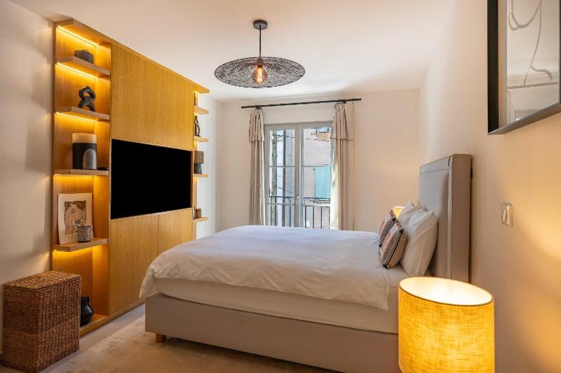 AC Apartment with 1 Bedroom for 4 Guests - Place des lices of Saint-Tropez - image 9