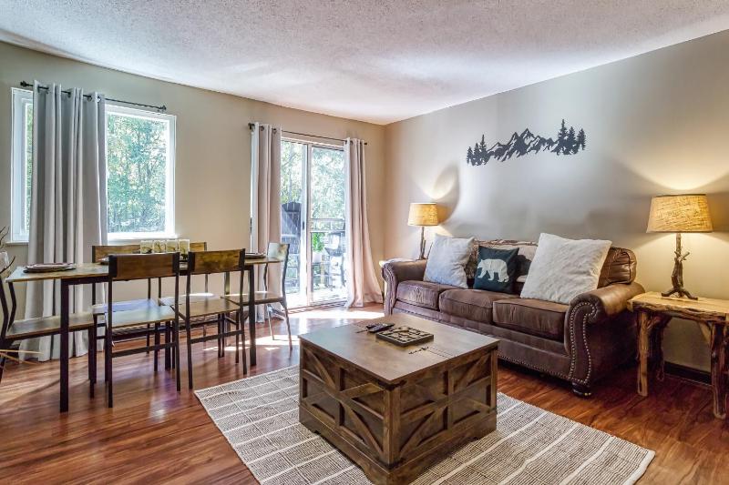 Cozy Bear Condo - Prime location just minutes from Ober Mountain downtown Gatlinburg - image 7