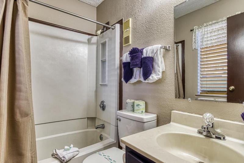 Cozy Bear Condo - Prime location just minutes from Ober Mountain downtown Gatlinburg - image 32