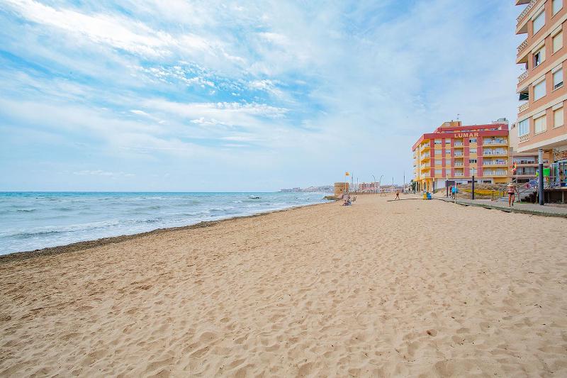 028 Nice Quiet Relax - Alicante Holiday - image 9