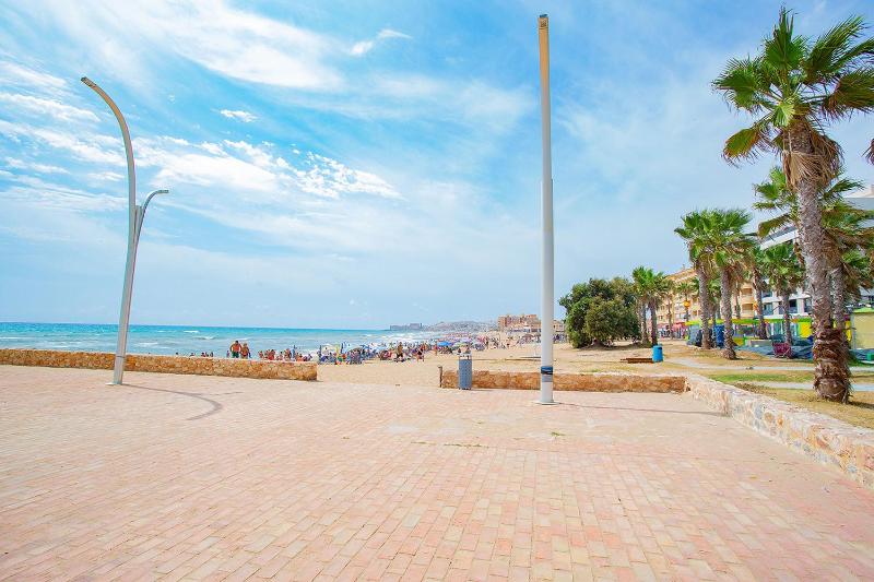 028 Nice Quiet Relax - Alicante Holiday - image 26